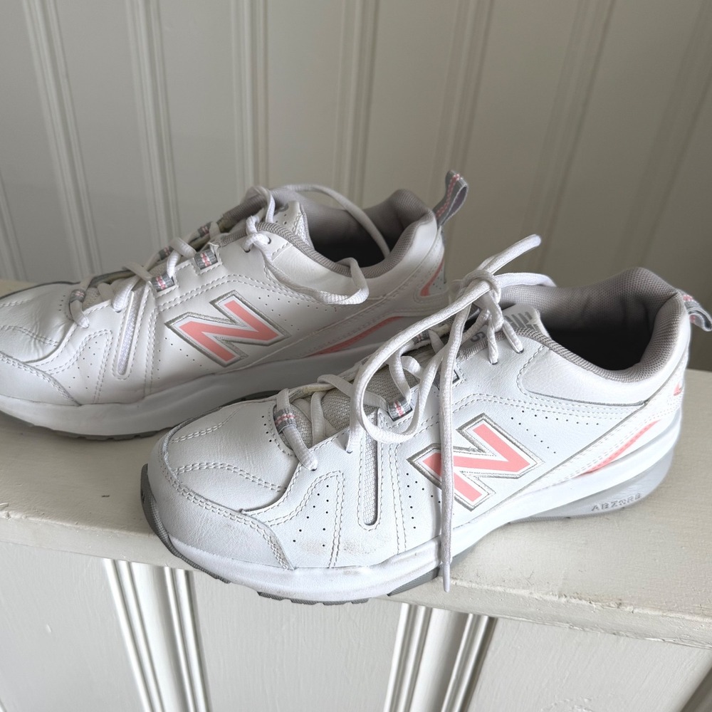 New Balance 608v5 Womens 8.5 White Pink Leather Training Shoes WX608WP5